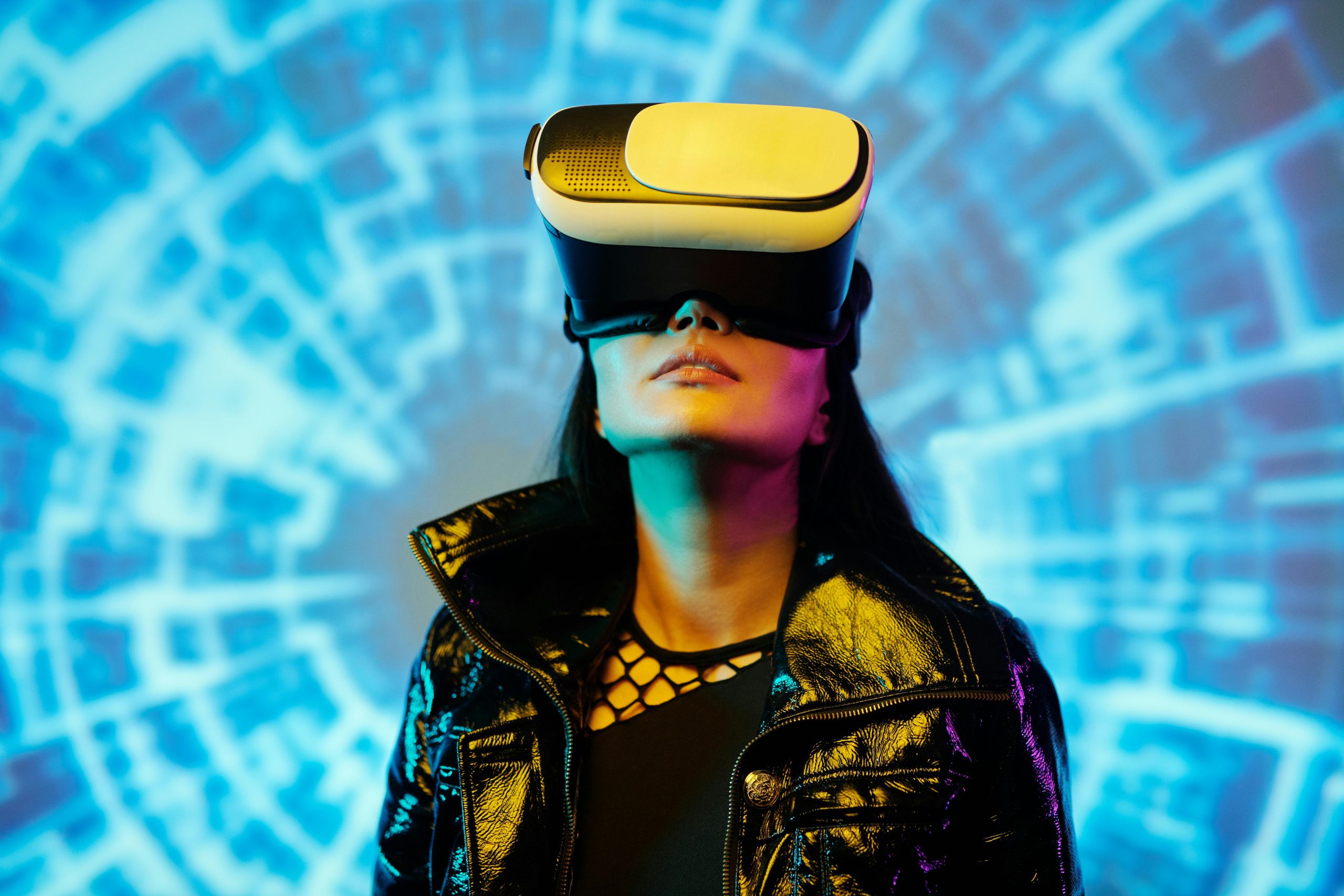 How Augmented Reality (AR) is Revolutionizing Retail and Shopping